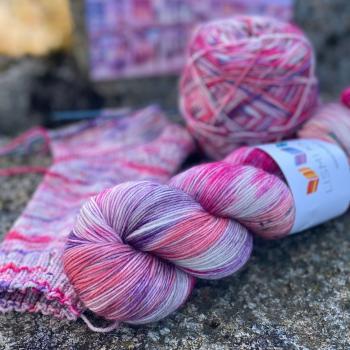 Soft merino Sox-Sockenwolle-handgefärbt-Trondheim Sunset-1.